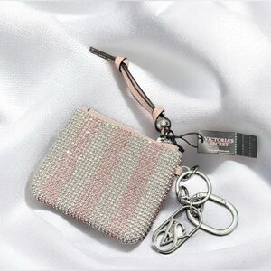 VICTORIA'S SECRET
Shine Pouch Bag Charm Keychain